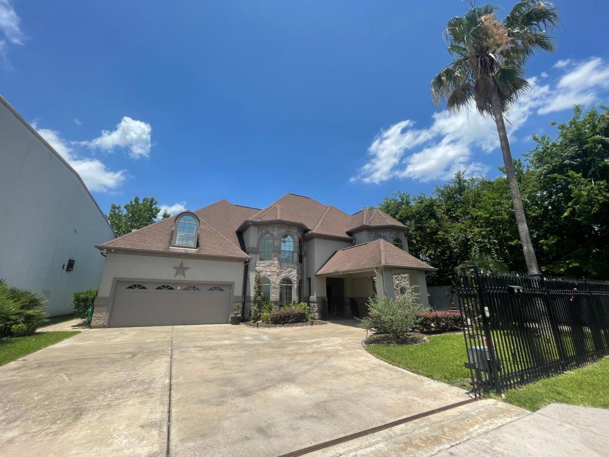 The N-E-G Mini Mansion Of Houston Downtown Villa Exterior photo